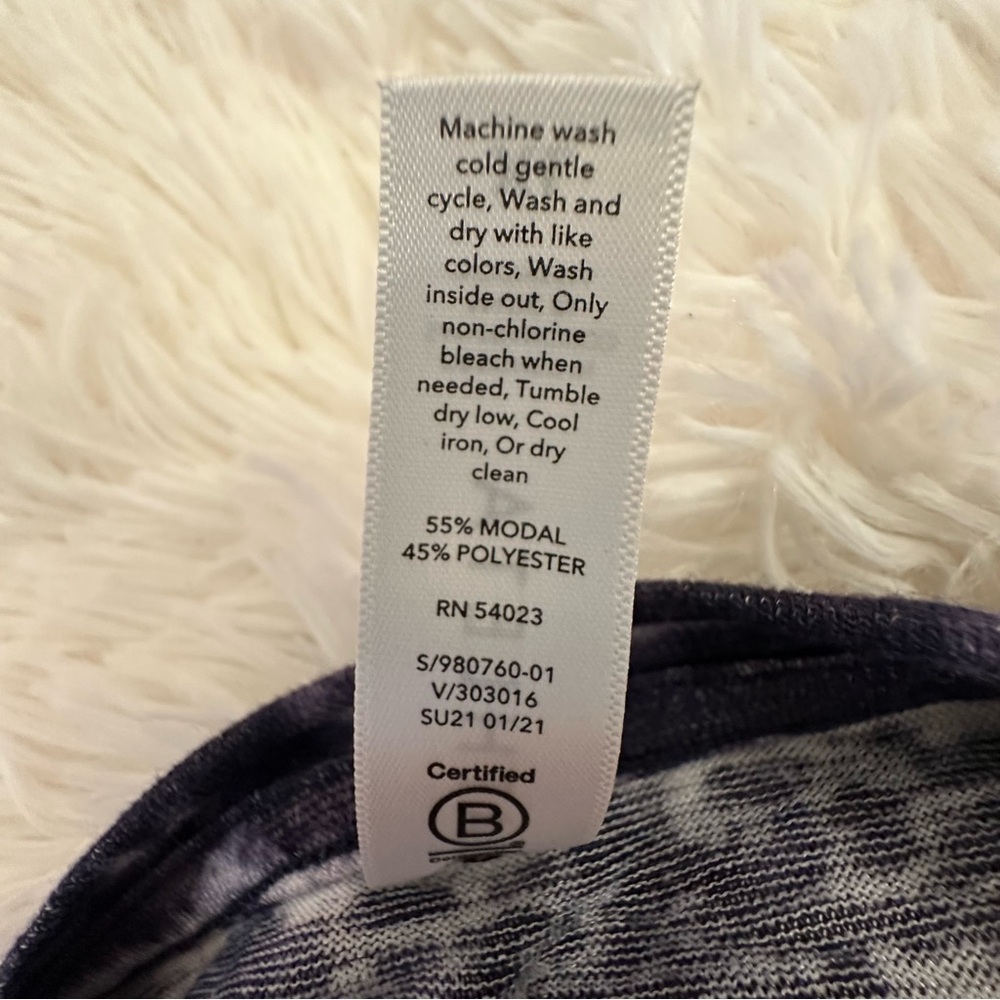 Athleta Breezy Tie Dye Tank Top Purple White Sleeveless Relaxed Athletic XL - Picture 6 of 6
